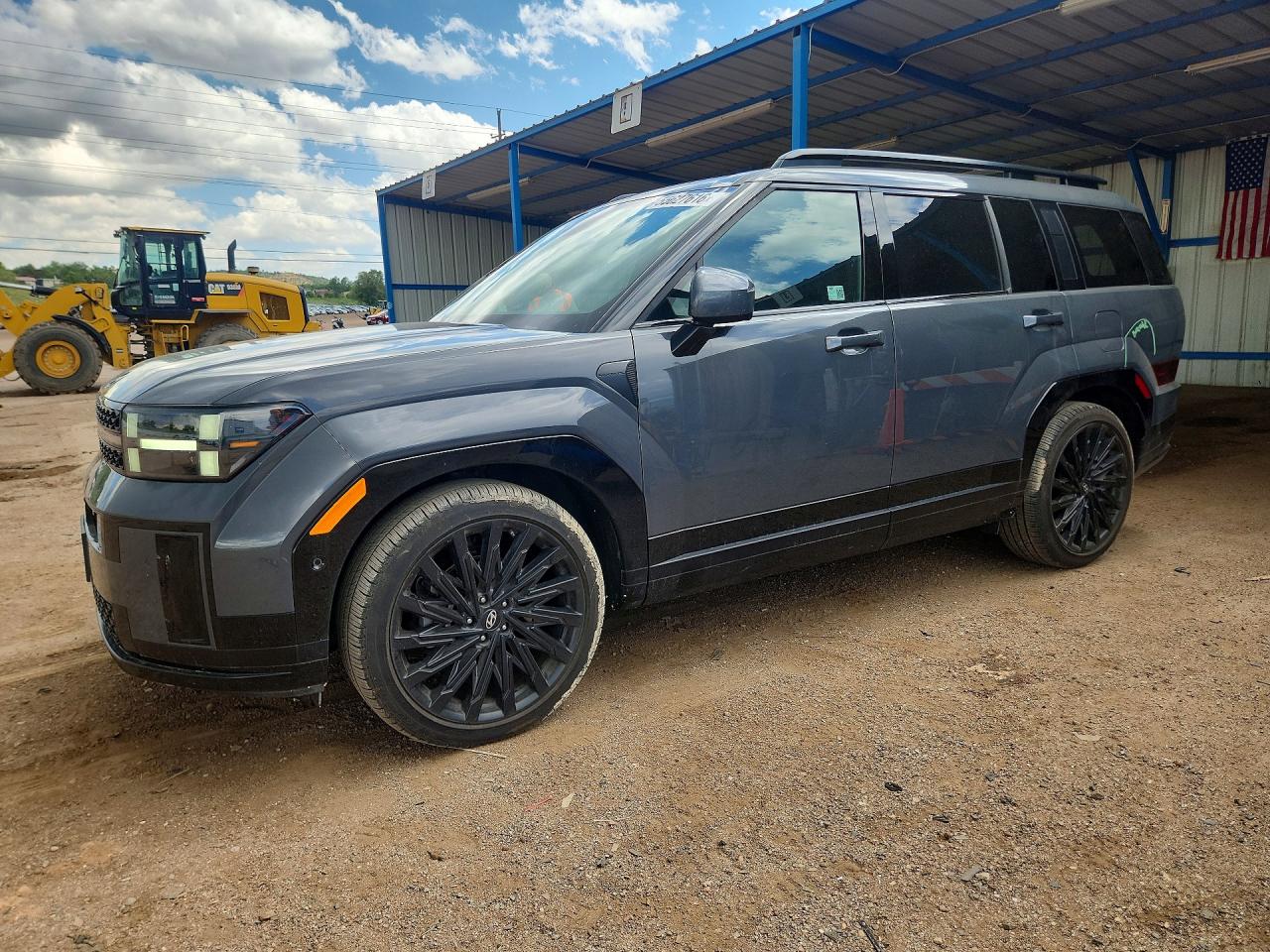 Salvage Hyundai SANTA FE Image