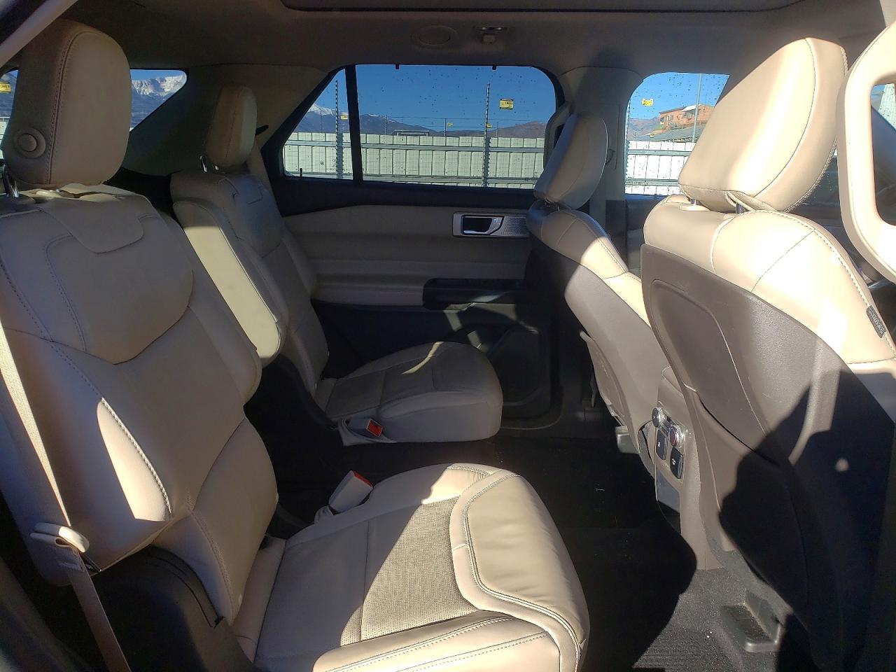 Ford Explorer Platinum