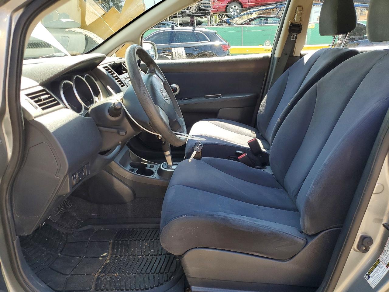 Nissan Versa 1.8 S