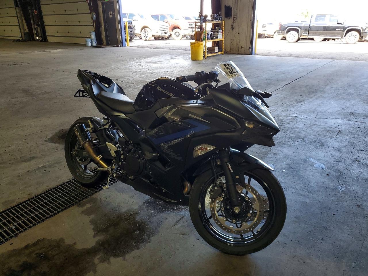 Salvage Kawasaki Ninja 500 Image