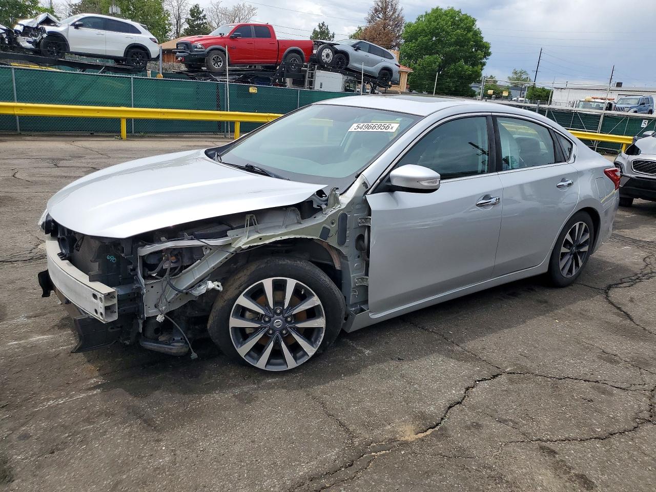 Salvage Nissan Altima Image