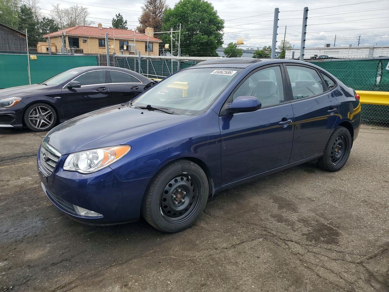 Salvage Hyundai ELANTRA Image