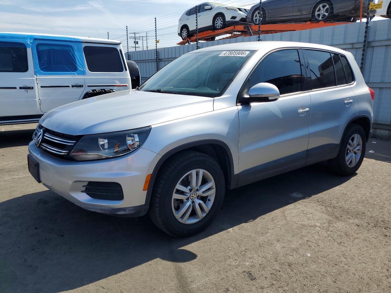 Salvage Volkswagen Tiguan Image
