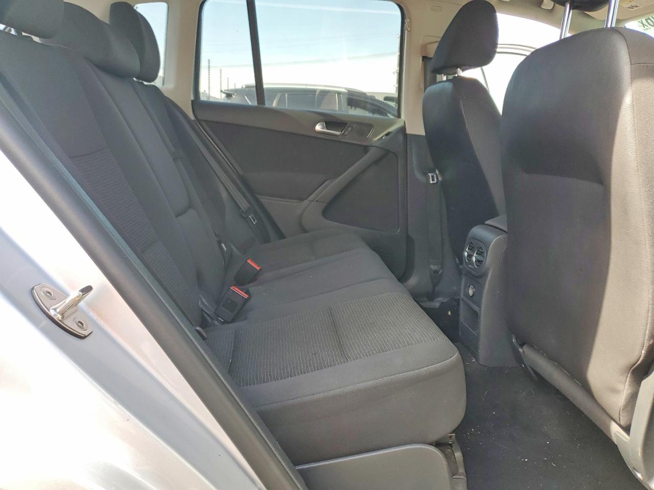 Volkswagen Tiguan S