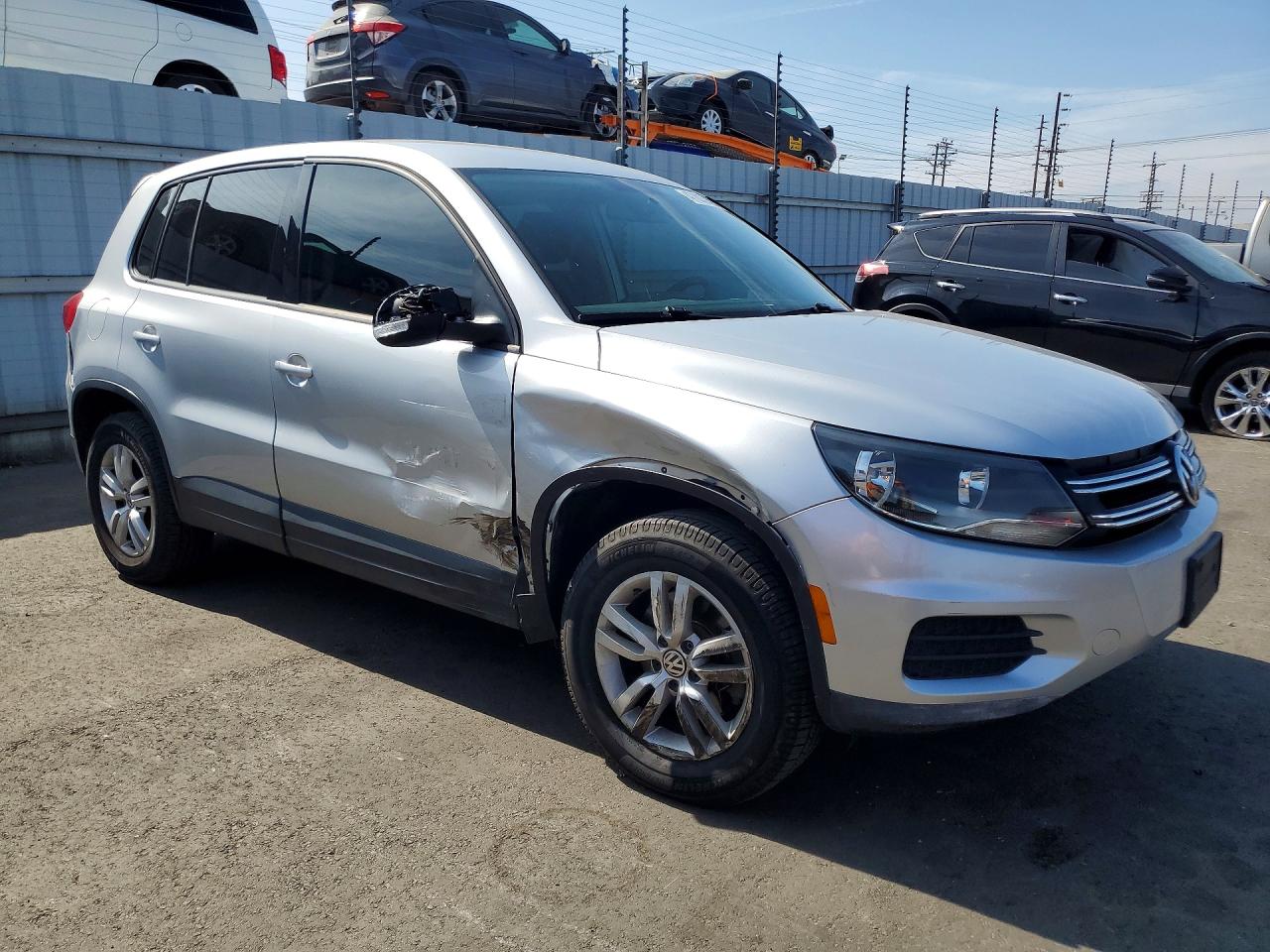 Volkswagen Tiguan S