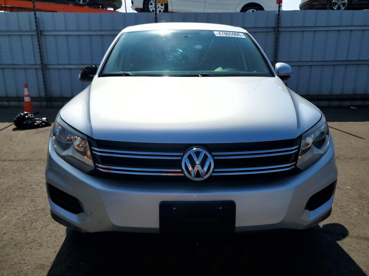 Volkswagen Tiguan S