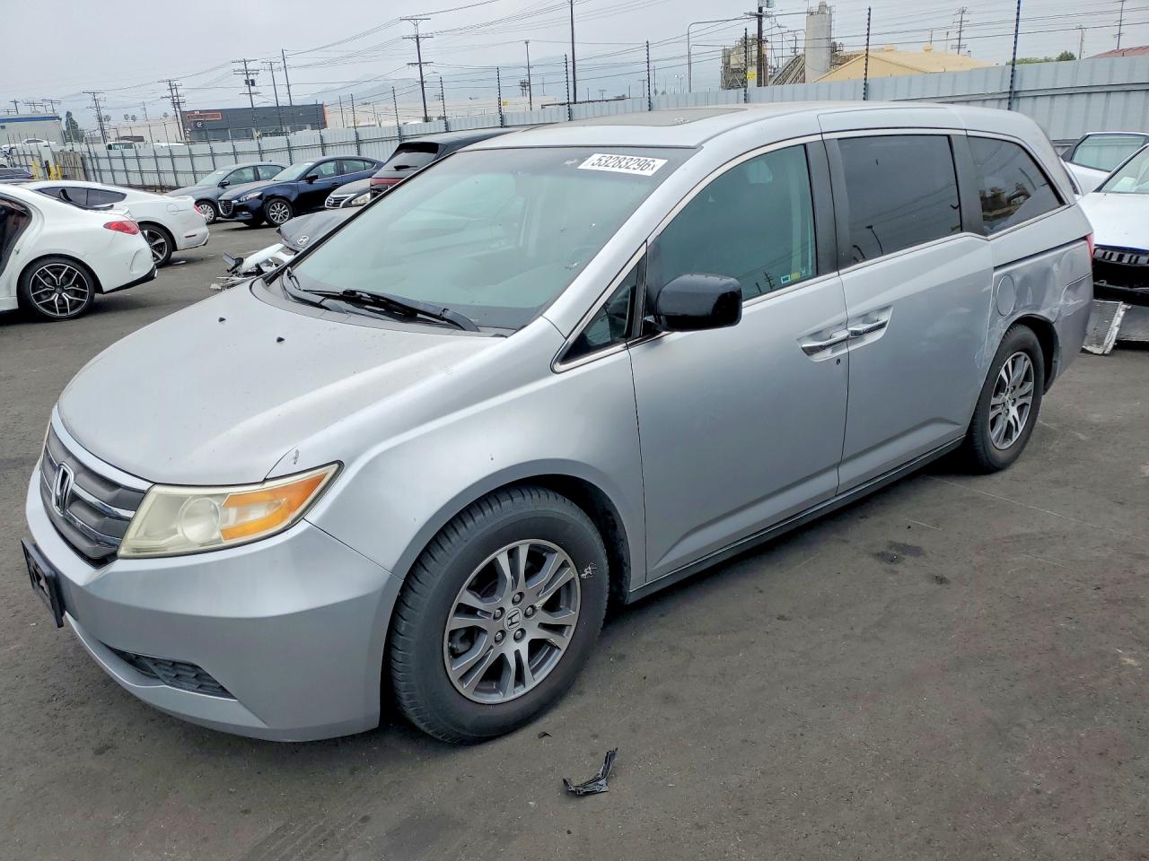 Salvage Honda Odyssey Image