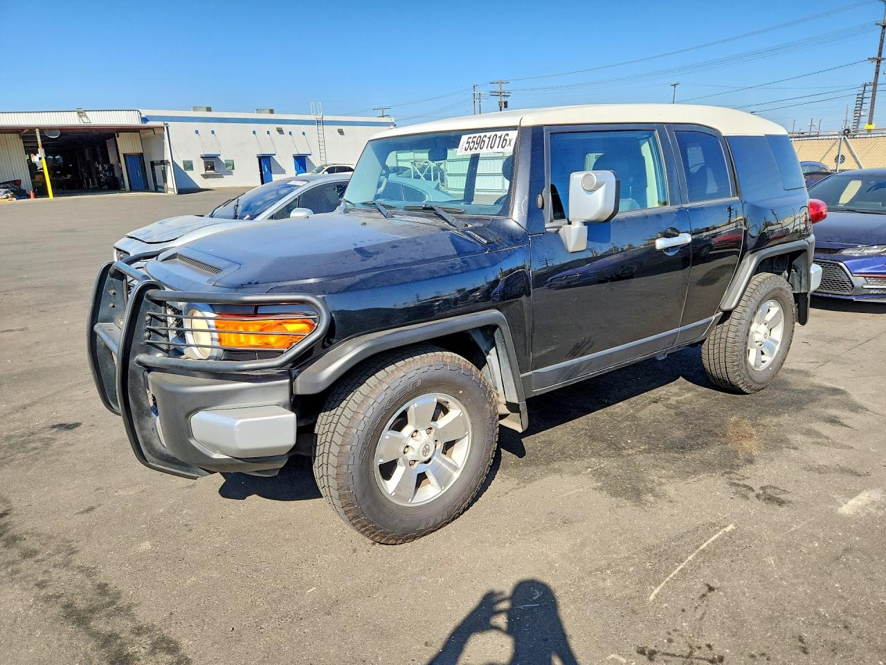 Salvage Toyota FJ Cruiser Image