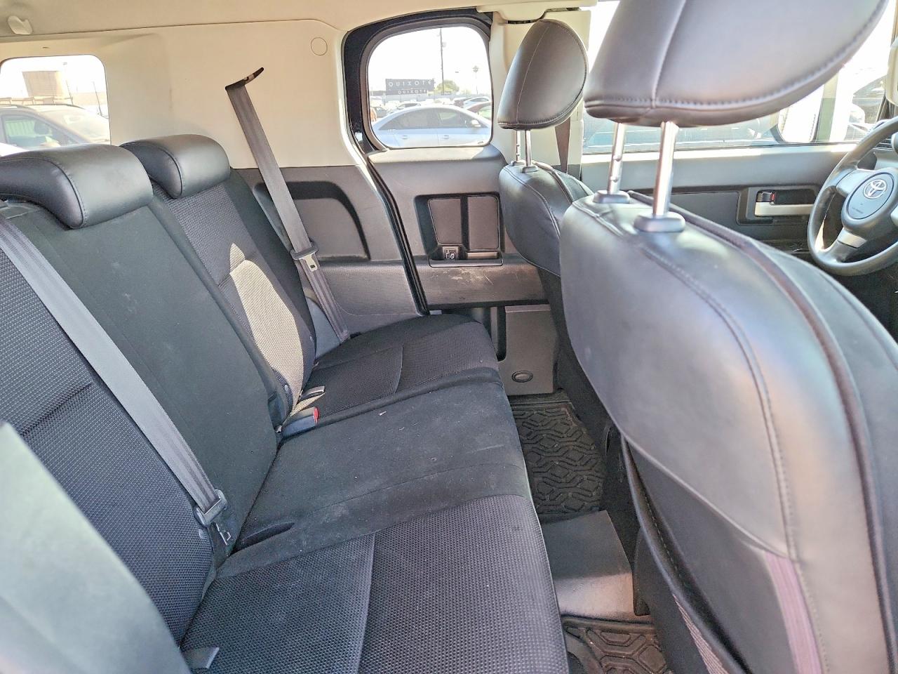 Toyota FJ Cruiser Base