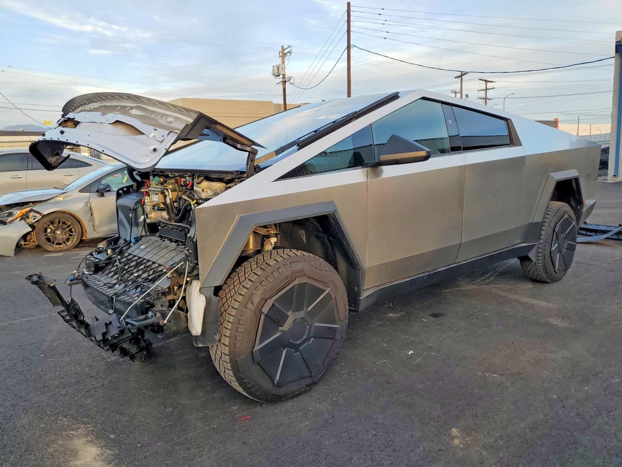 Salvage Tesla Cybertruck Image