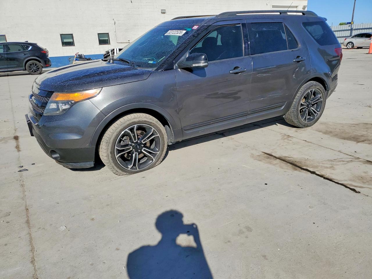 Salvage Ford Explorer Image