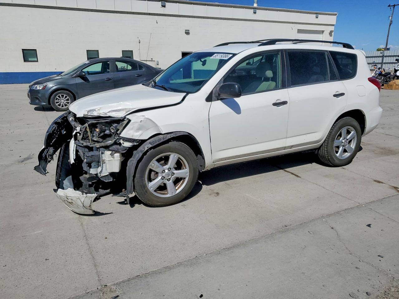 Salvage Toyota RAV4 Image