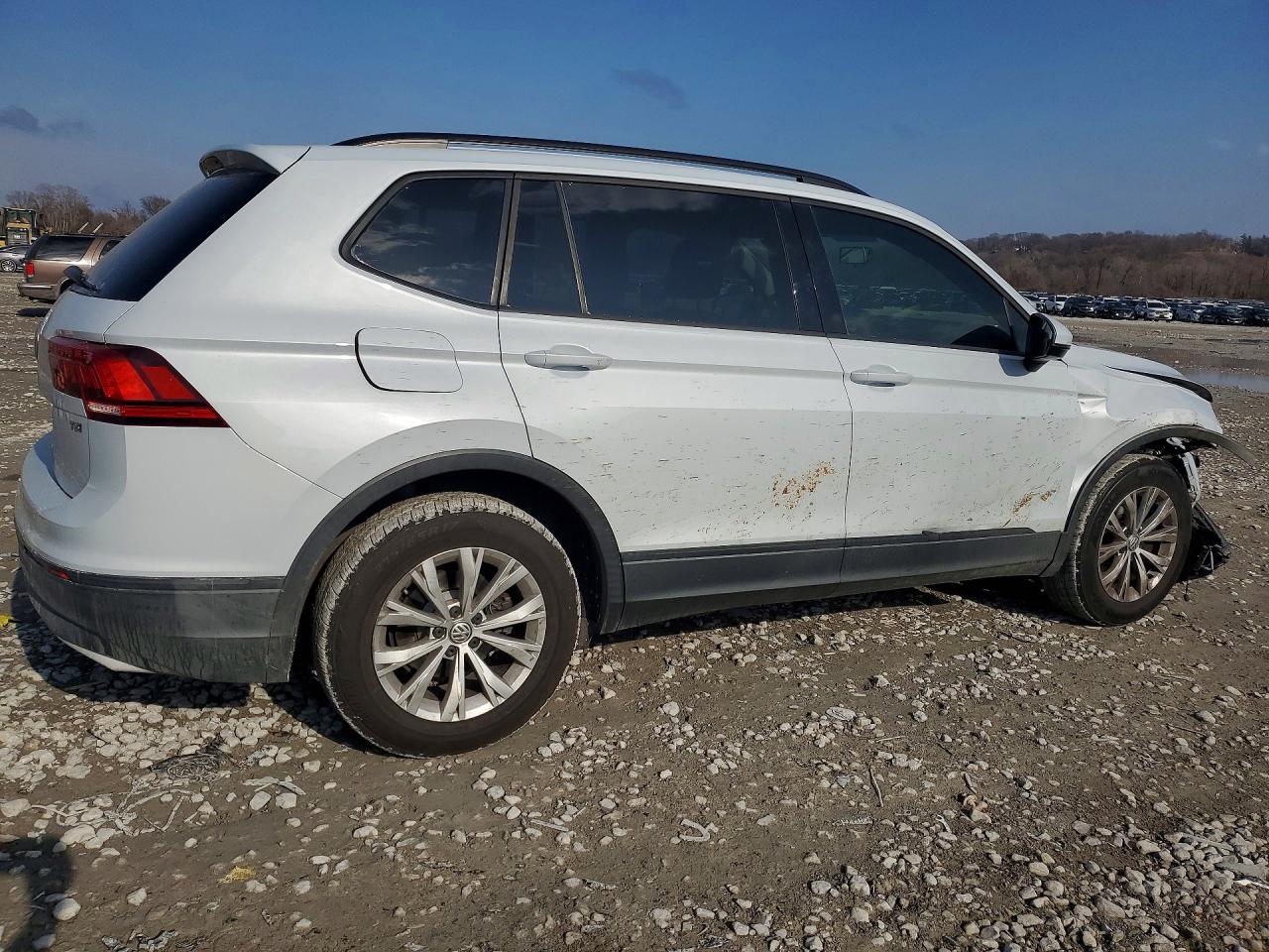 Volkswagen Tiguan S