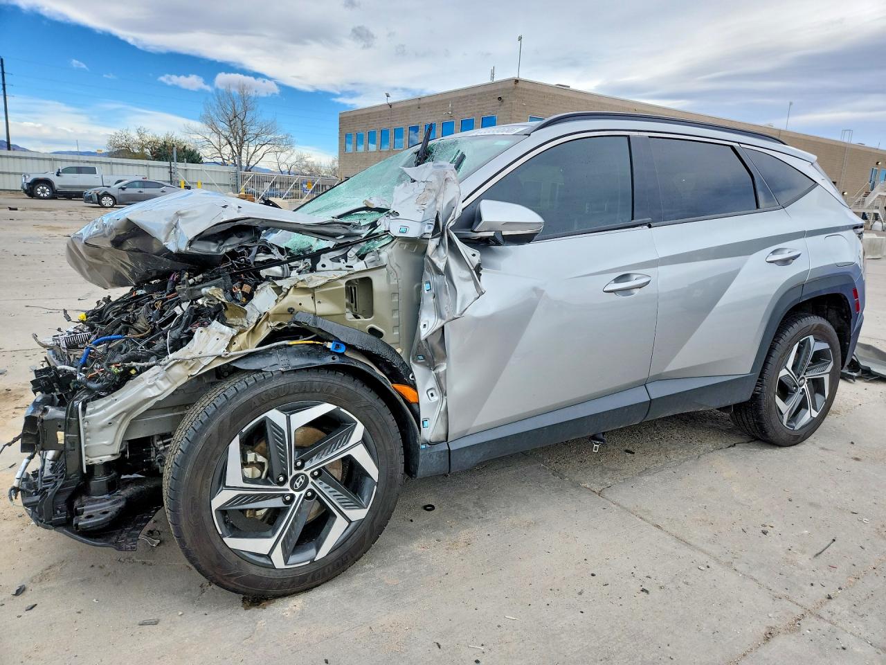 Salvage Hyundai TUCSON Image