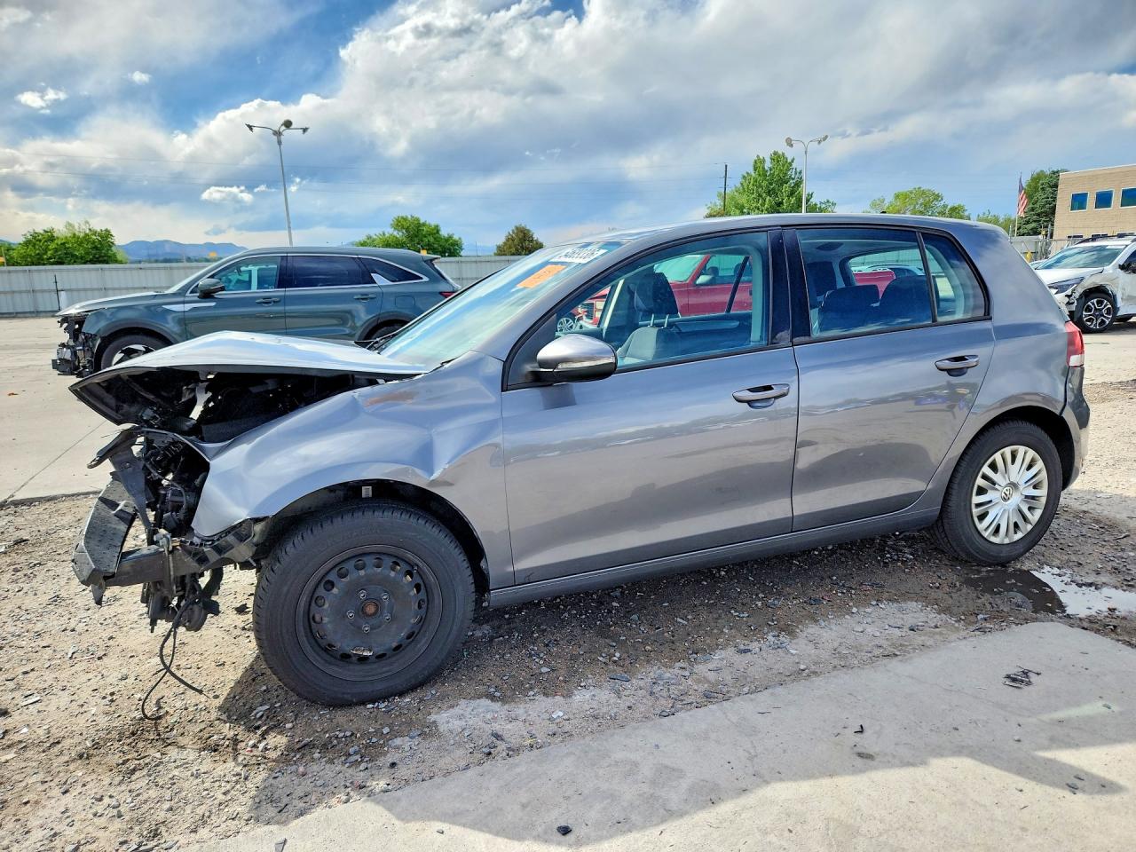 Salvage Volkswagen Golf Image