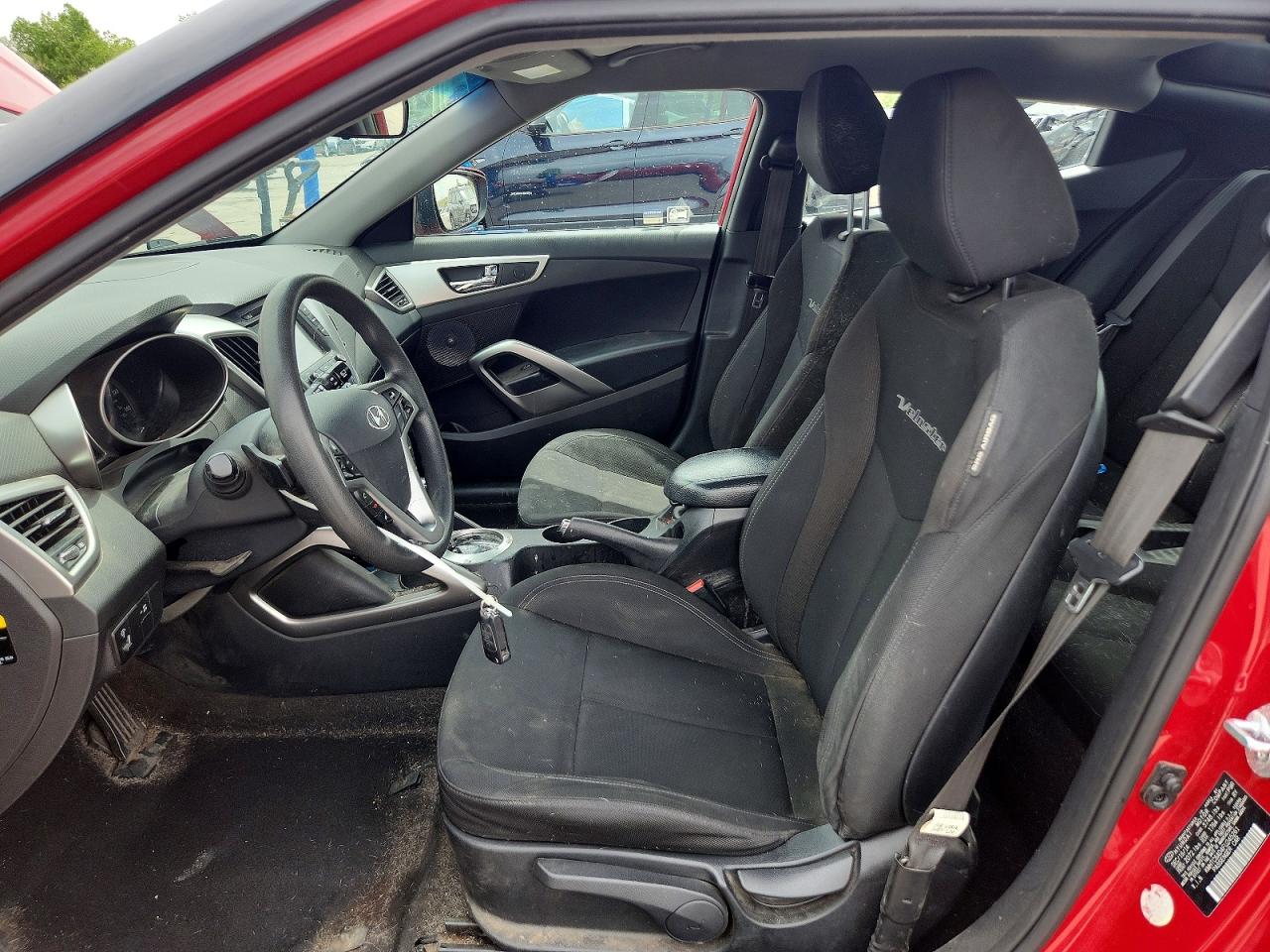 Hyundai VELOSTER Base