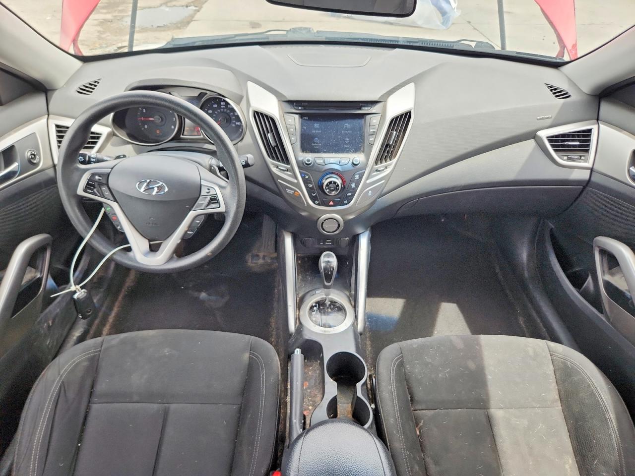 Hyundai VELOSTER Base