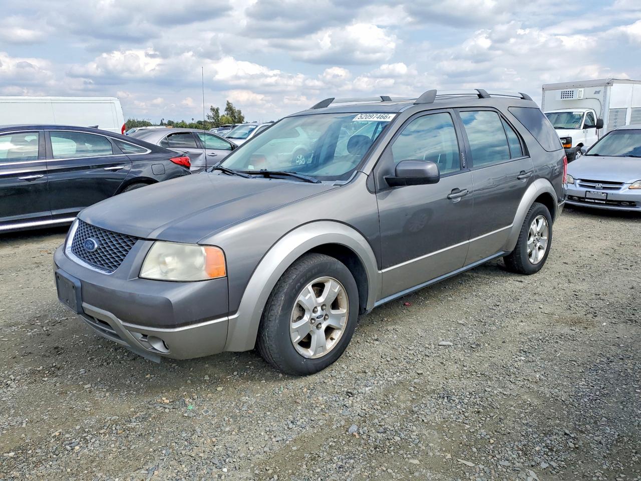 Salvage Ford Freestyle Image