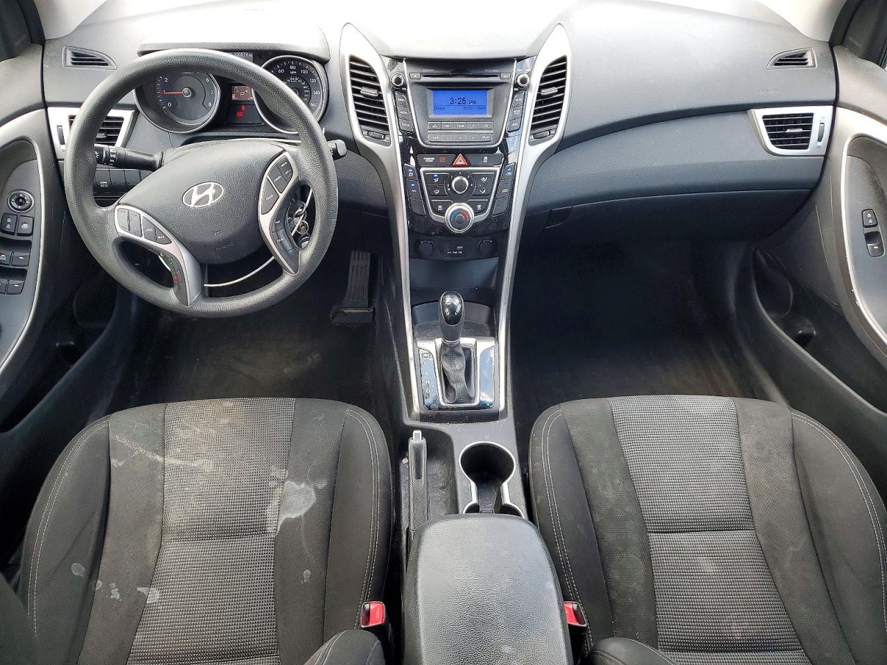 Hyundai ELANTRA Base