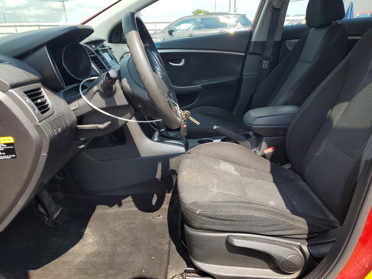 Hyundai ELANTRA Base