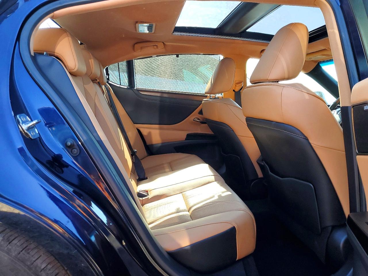 Lexus Es Ultra Luxury