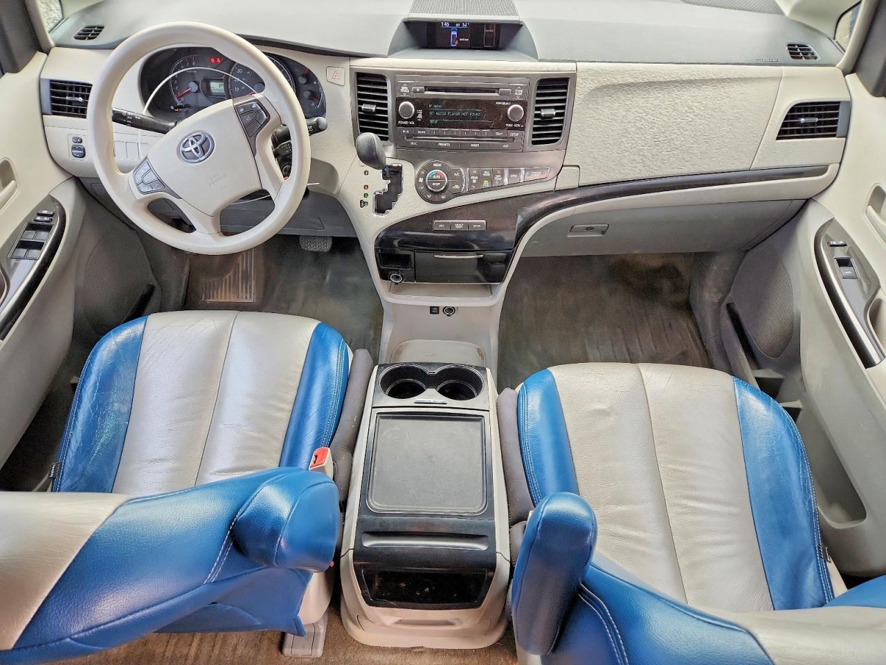 Toyota Sienna Le 8-passenger