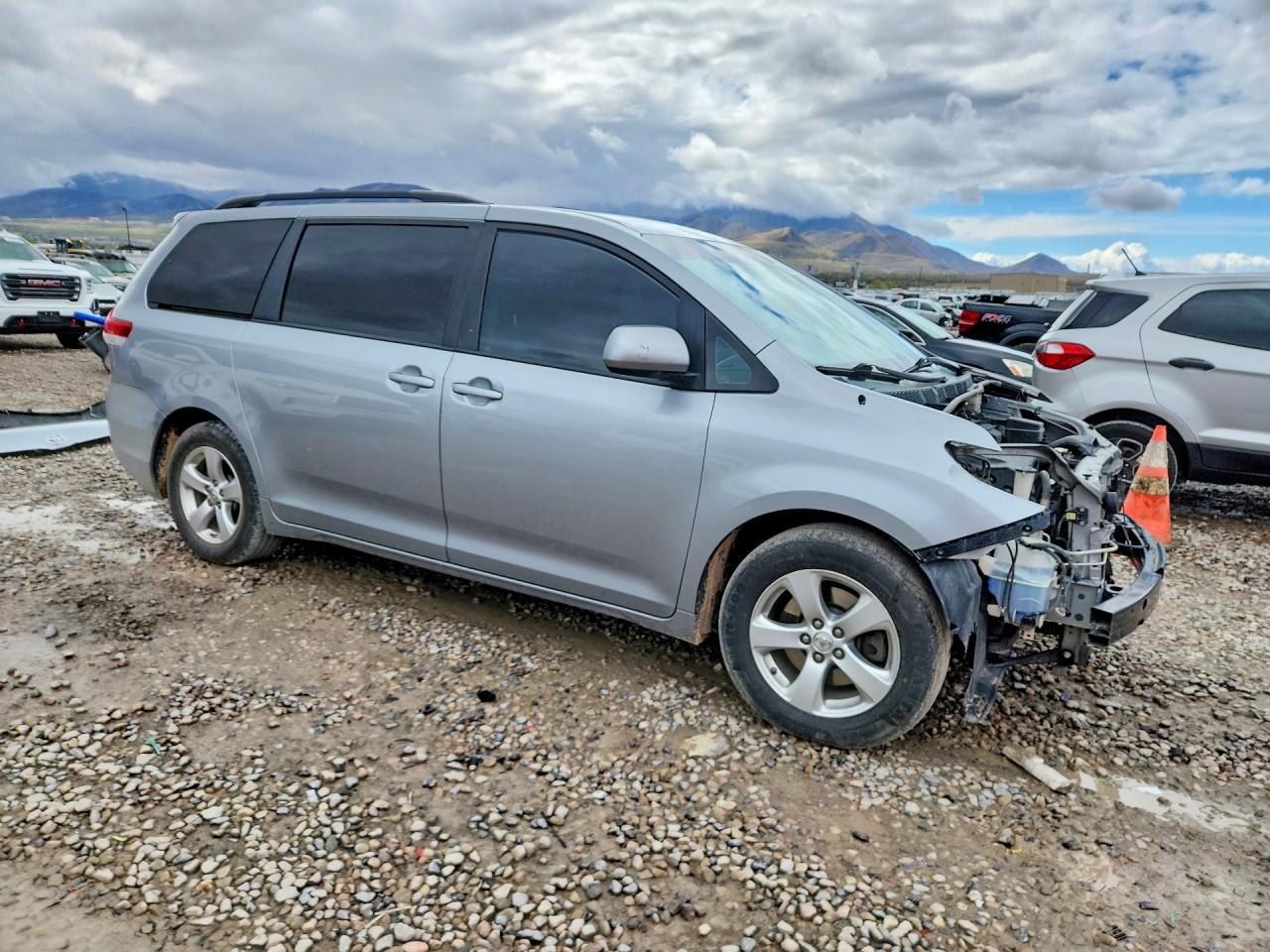 Toyota Sienna Le 8-passenger