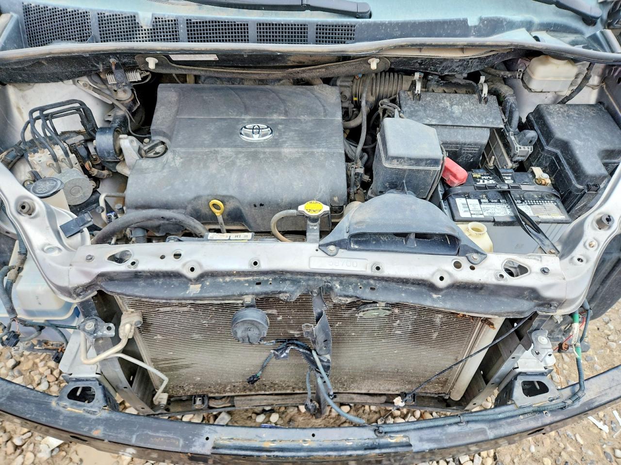 Toyota Sienna Le 8-passenger