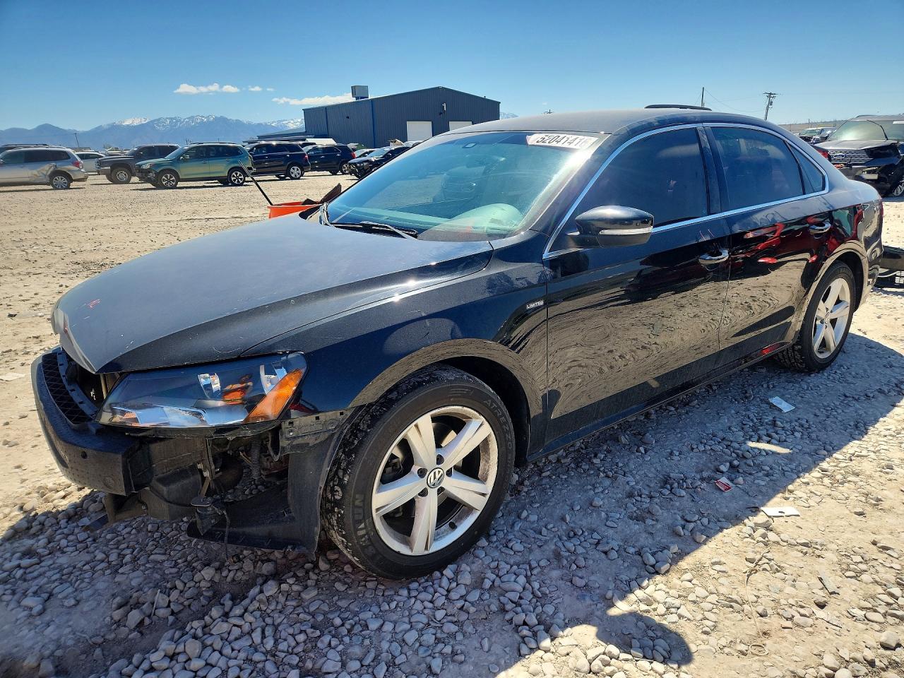 Salvage Volkswagen Passat Image