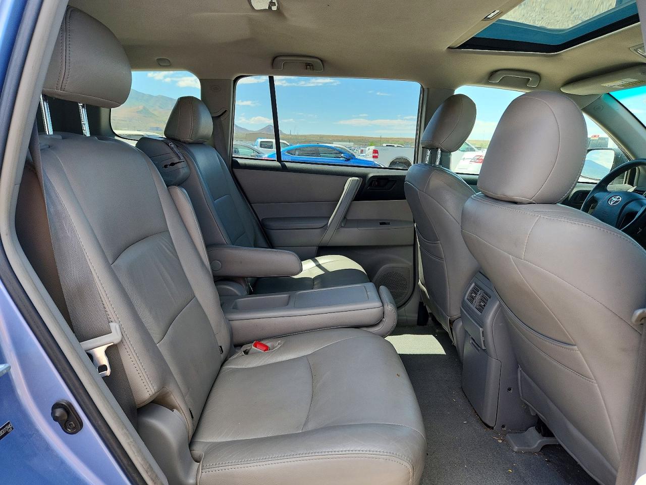 Toyota Highlander Base