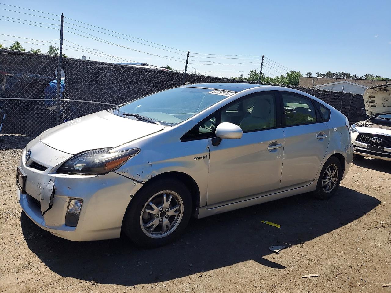 Salvage Toyota Prius Image