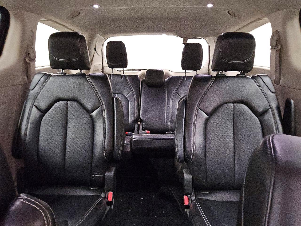 Chrysler Pacifica Touring L