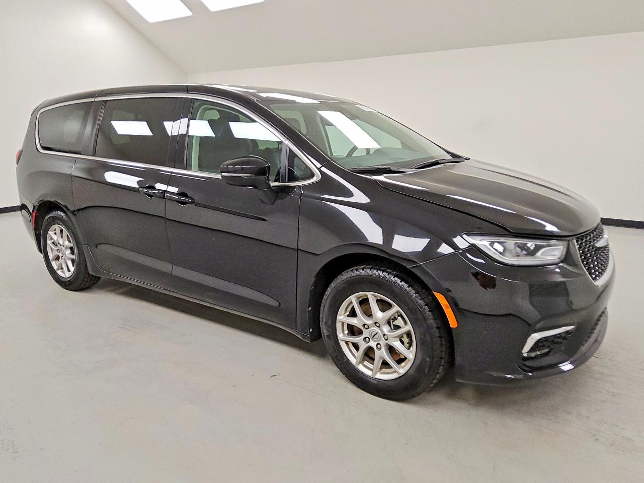 Chrysler Pacifica Touring L