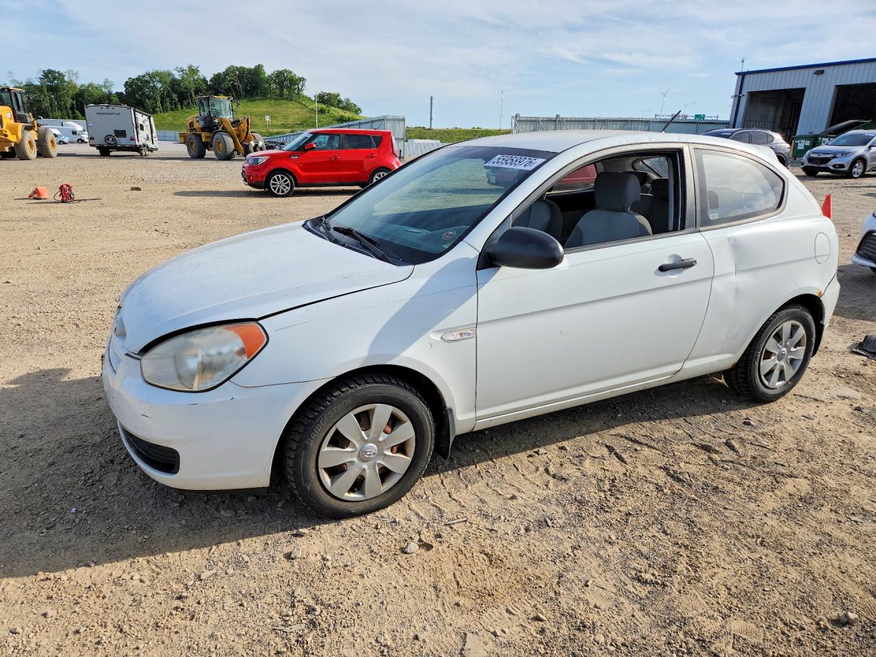 Salvage Hyundai ACCENT Image