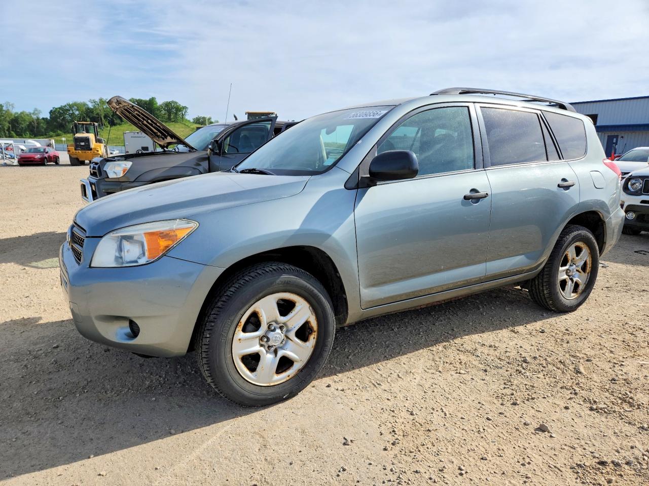 Salvage Toyota RAV4 Image