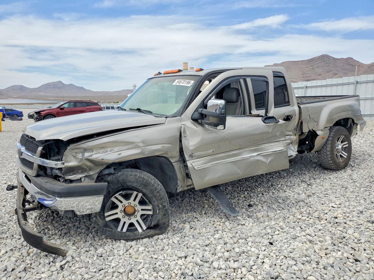 Salvage Chevrolet Silverado Image