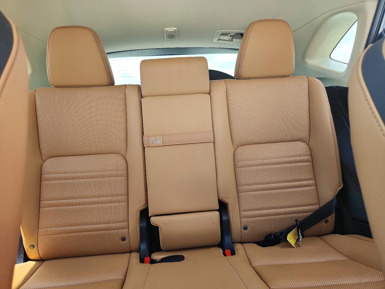 Lexus NX Base