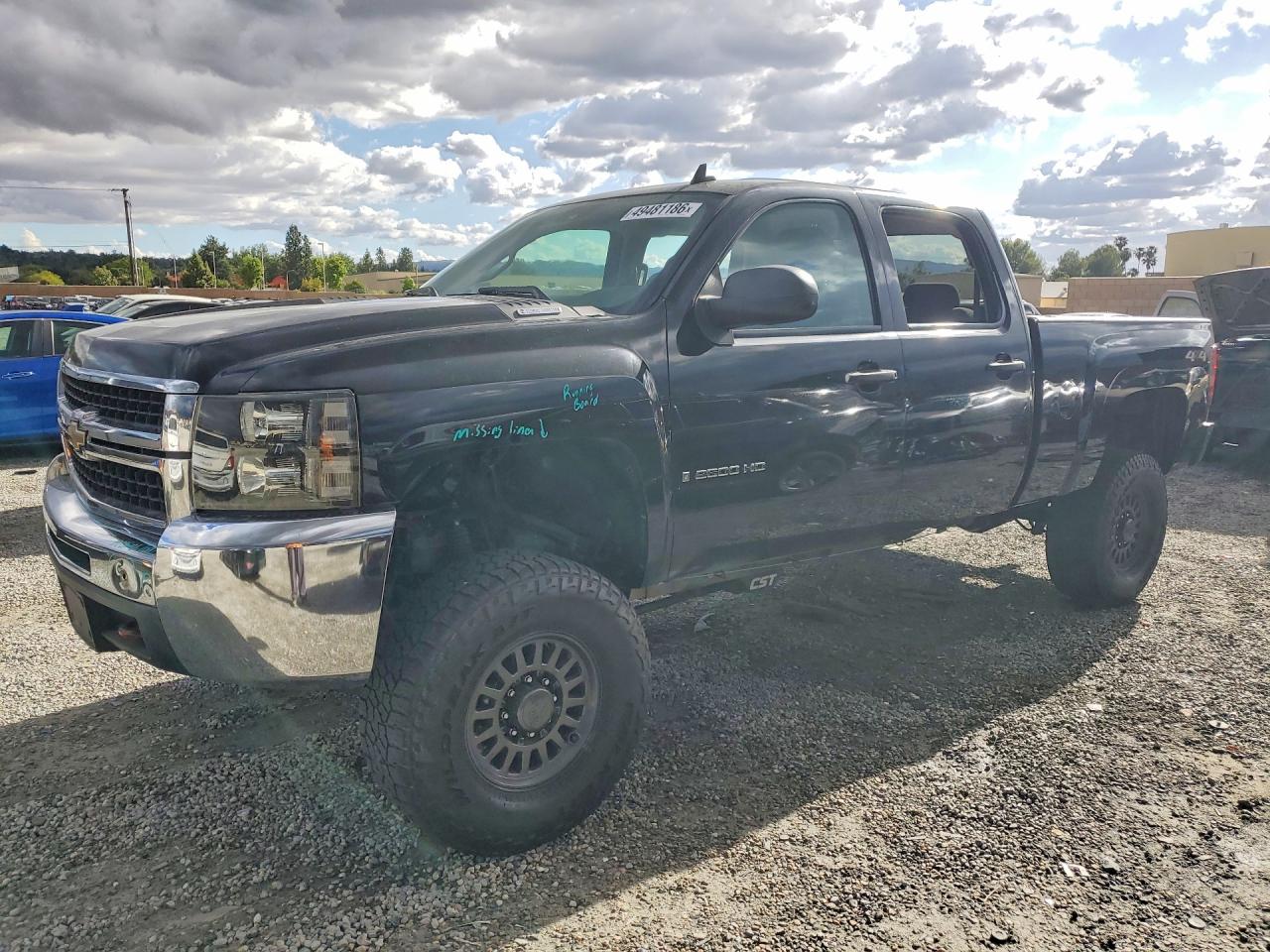 Salvage Chevrolet Silverado Image