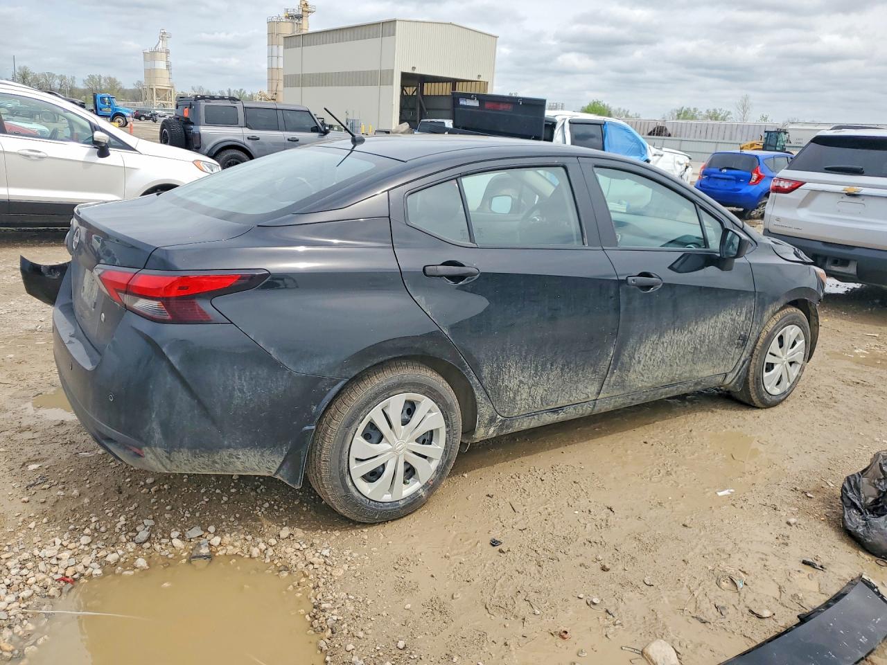 Nissan Versa S