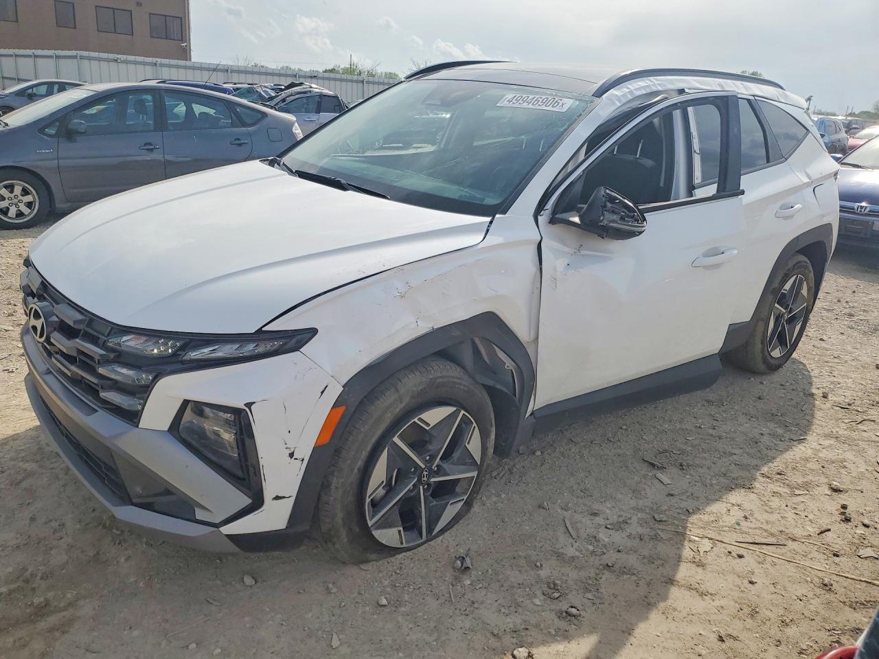 Salvage Hyundai TUCSON Image