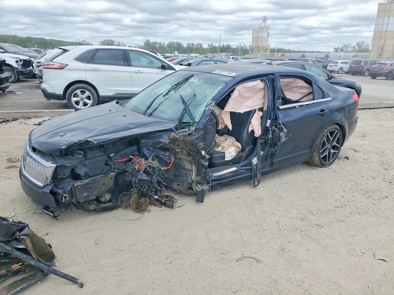 Salvage Lincoln MKZ Image