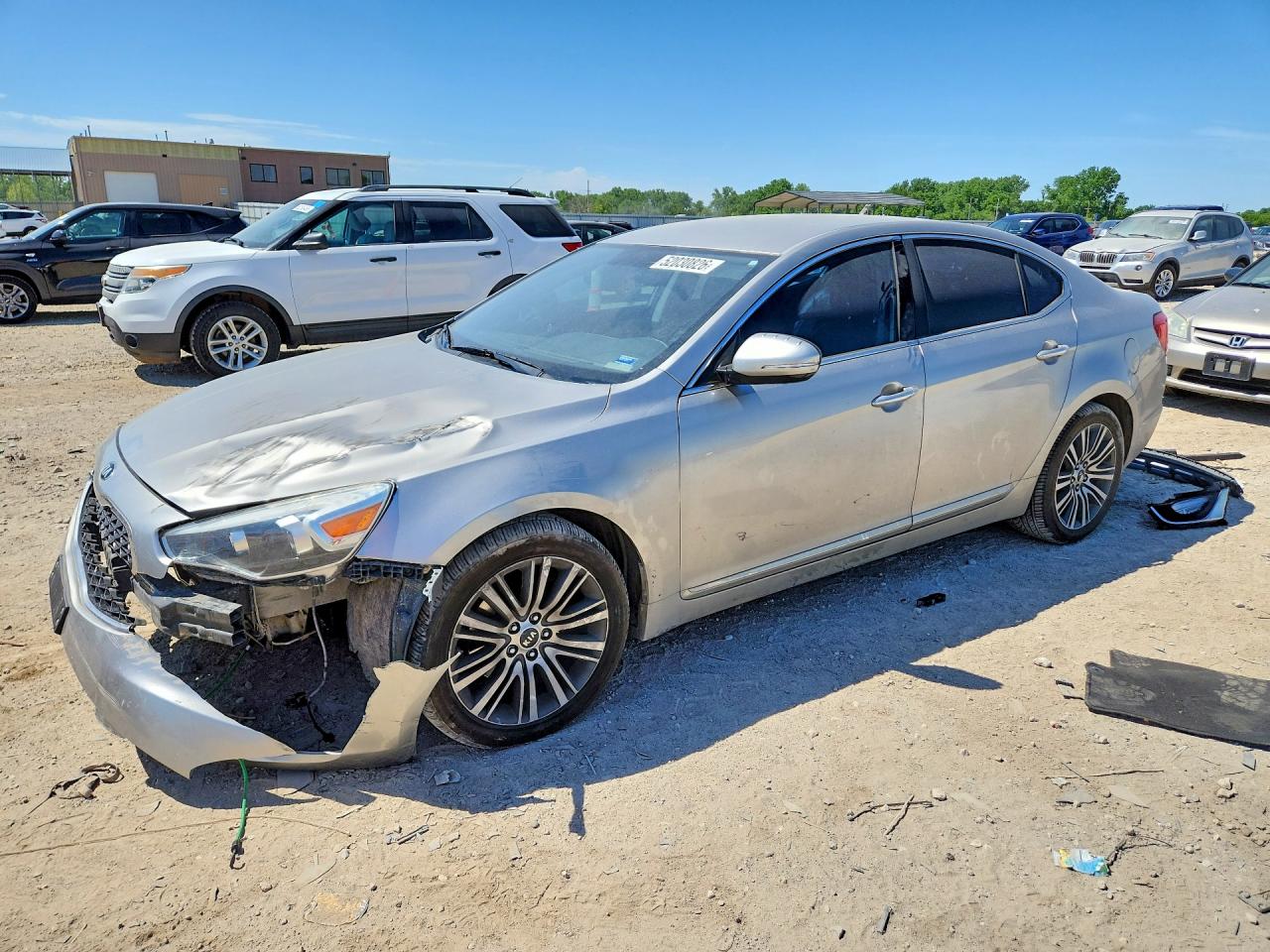 Salvage Kia Cadenza Image