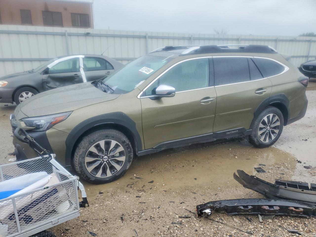 Salvage Subaru Outback Image