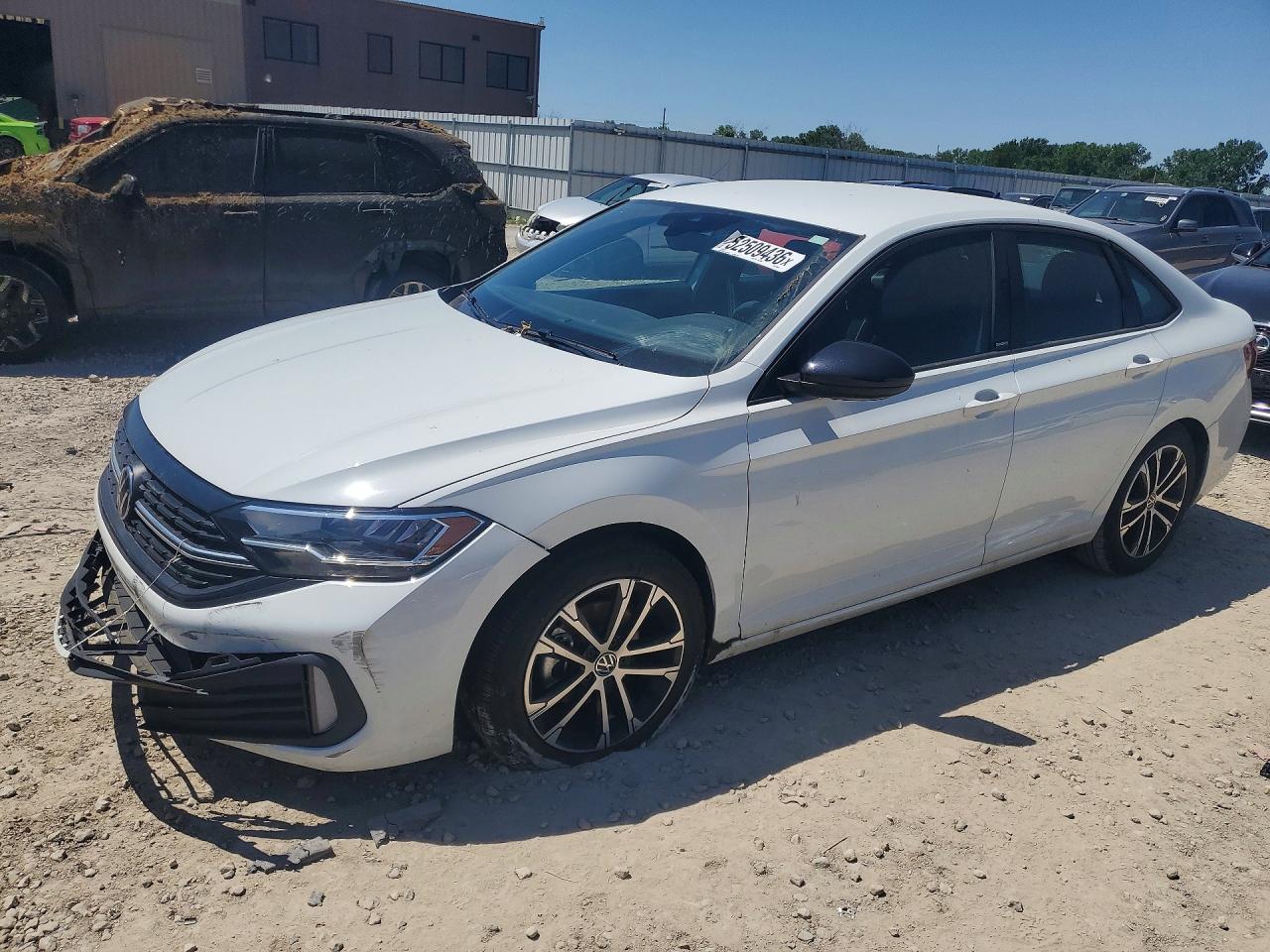 Salvage Volkswagen Jetta Image