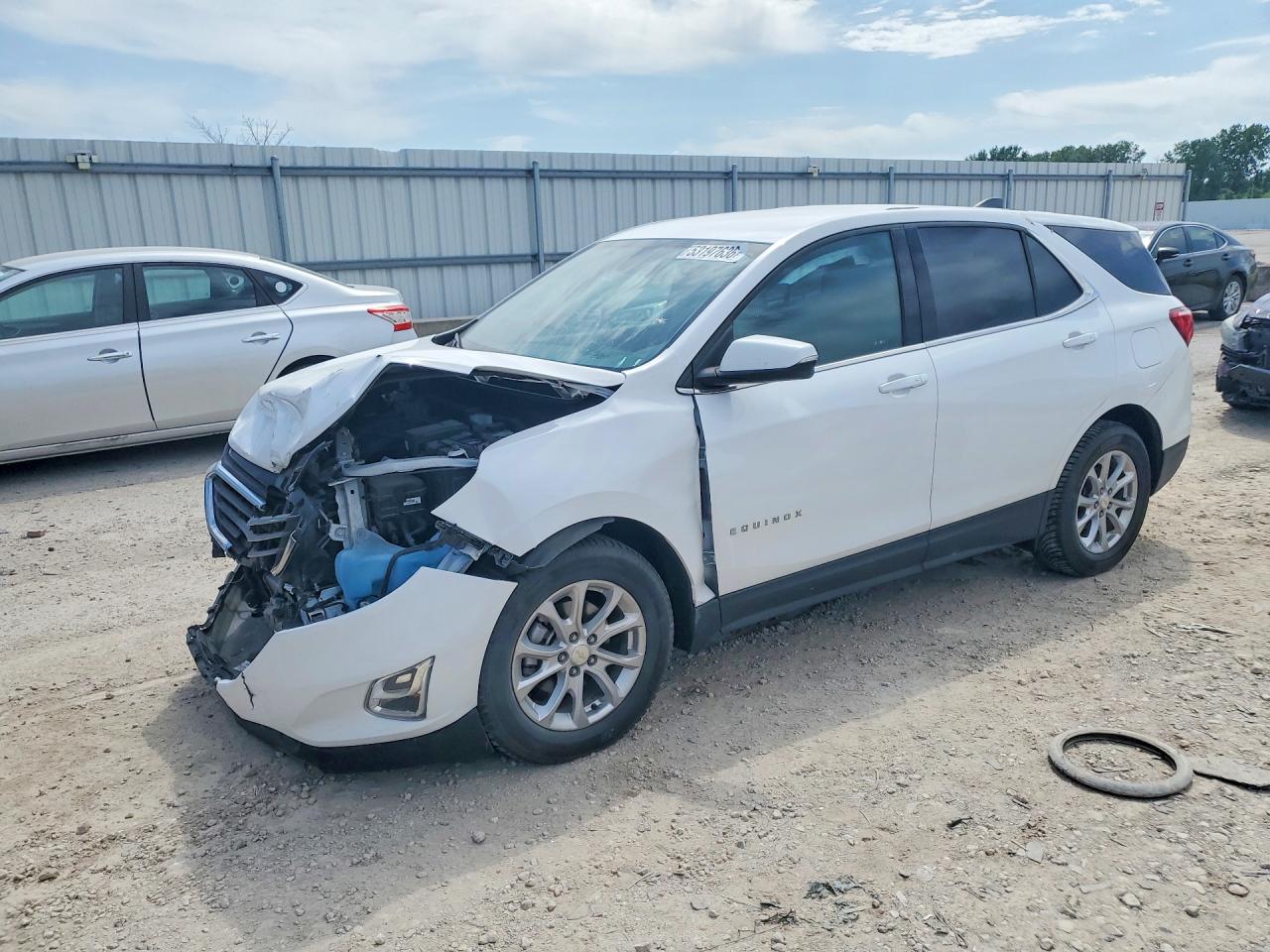 Salvage Chevrolet Equinox Image
