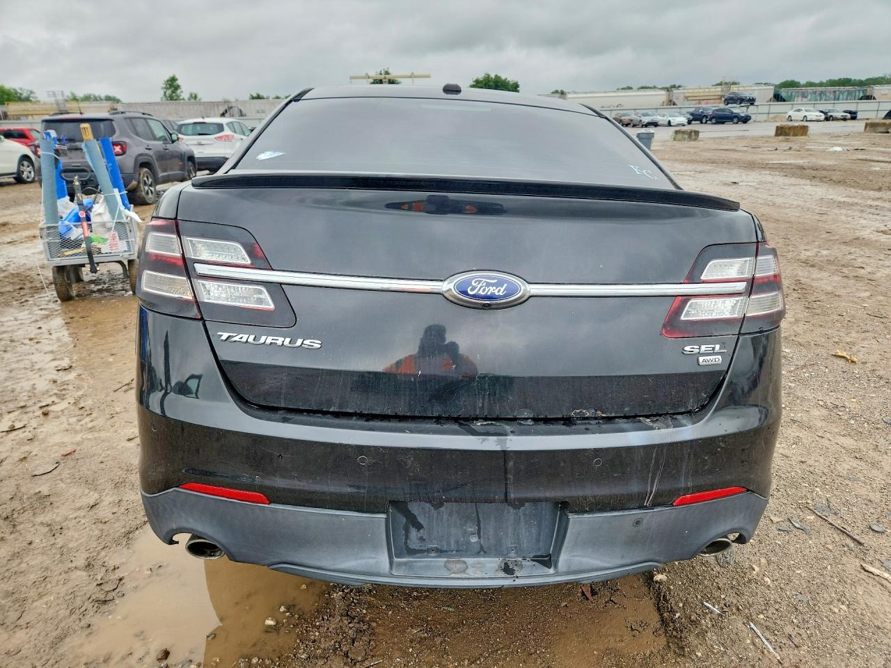 Ford Taurus Sel