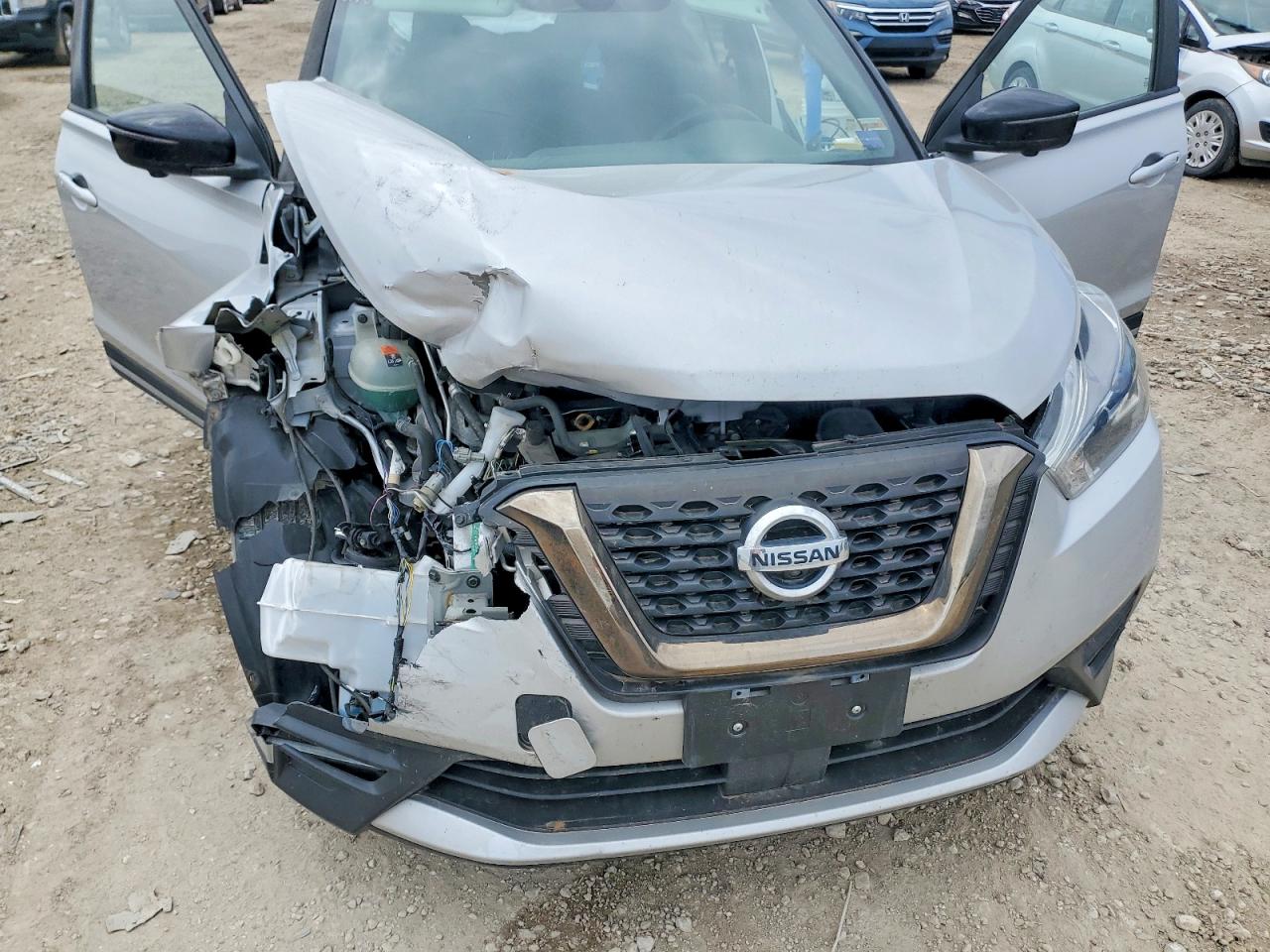 Nissan Kicks Sr