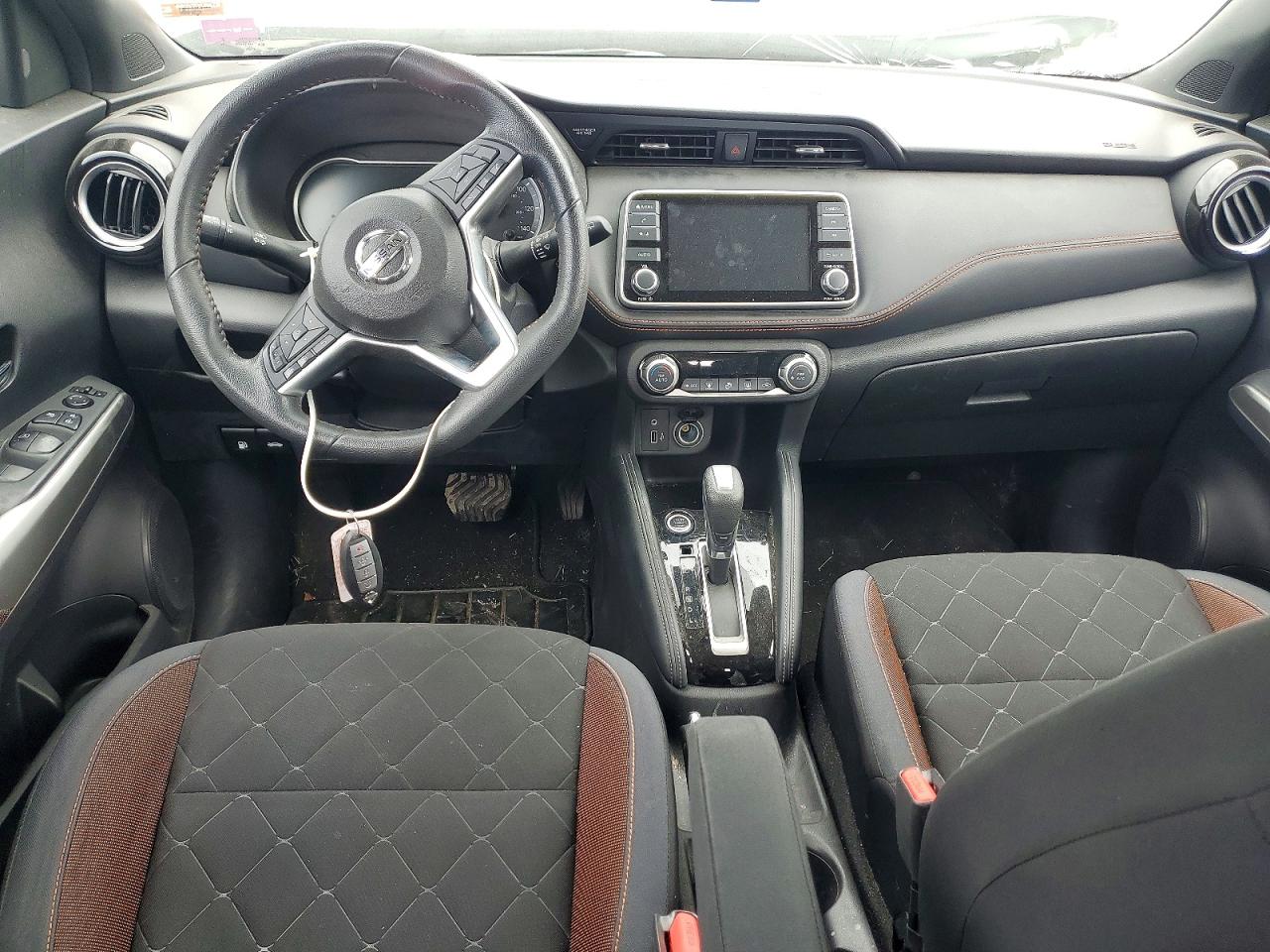 Nissan Kicks Sr