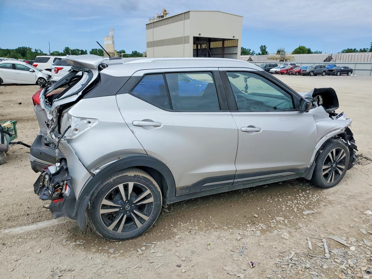 Nissan Kicks Sr