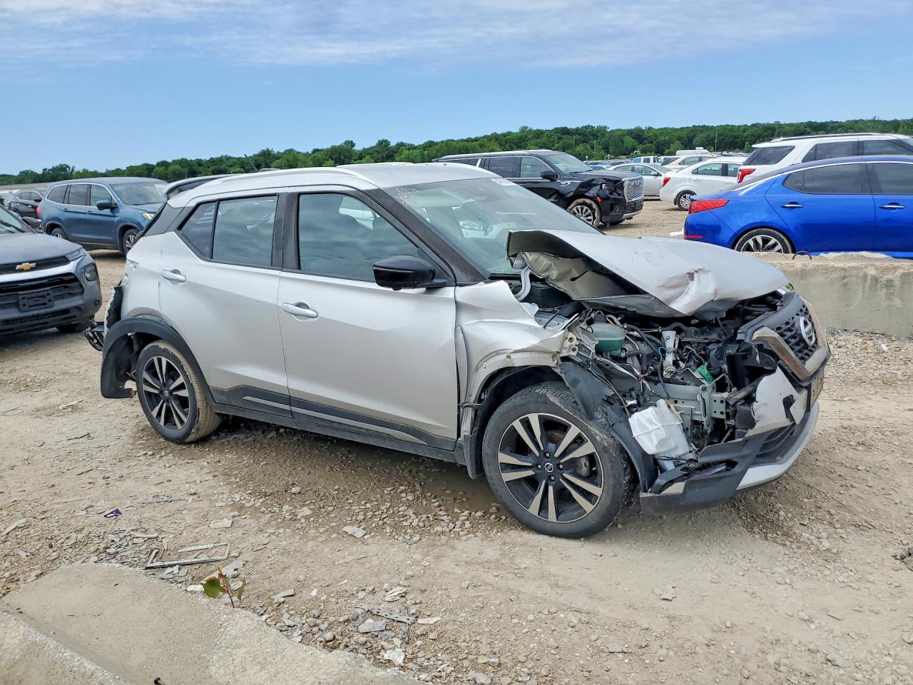 Nissan Kicks Sr